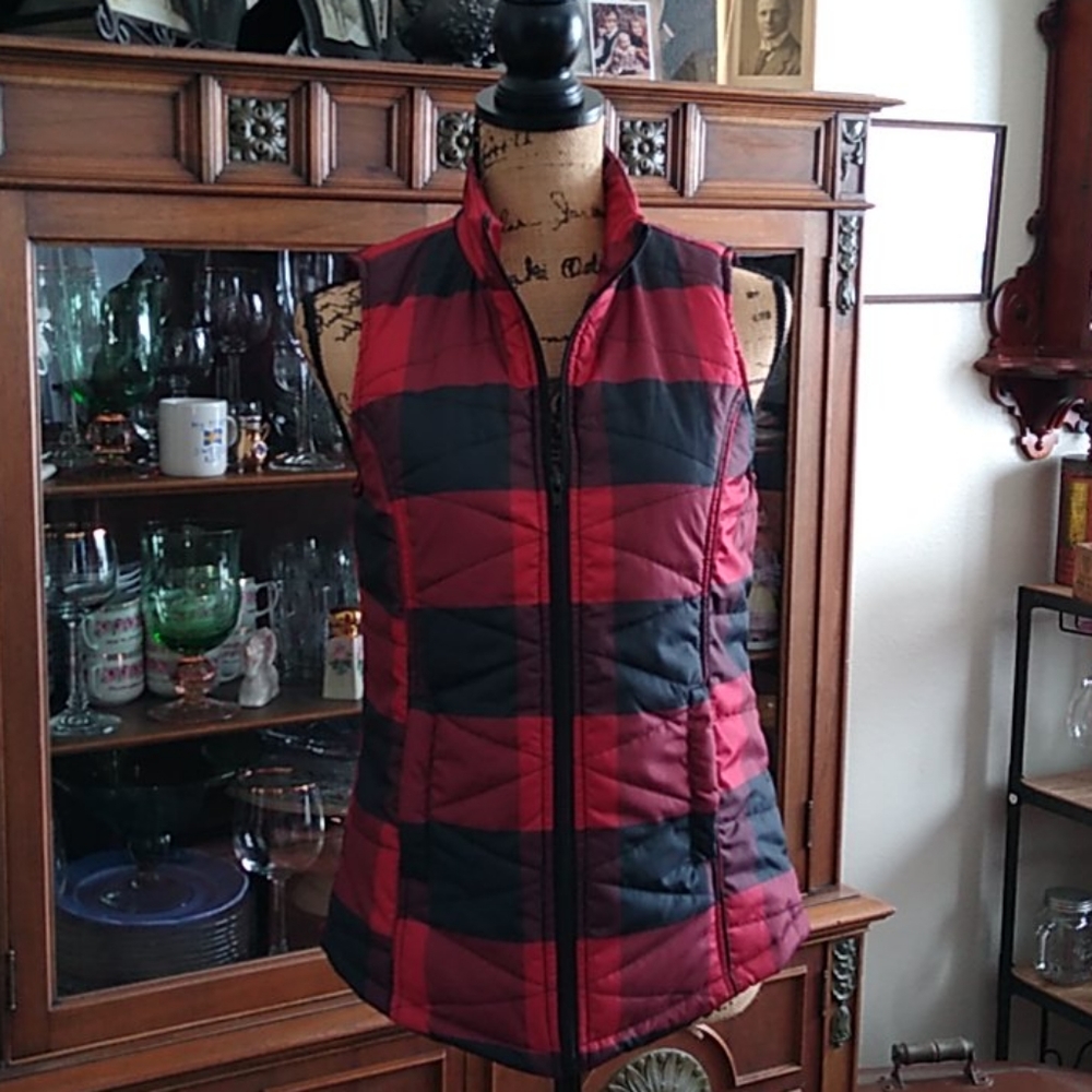 Red Camel Plaid Vest size small